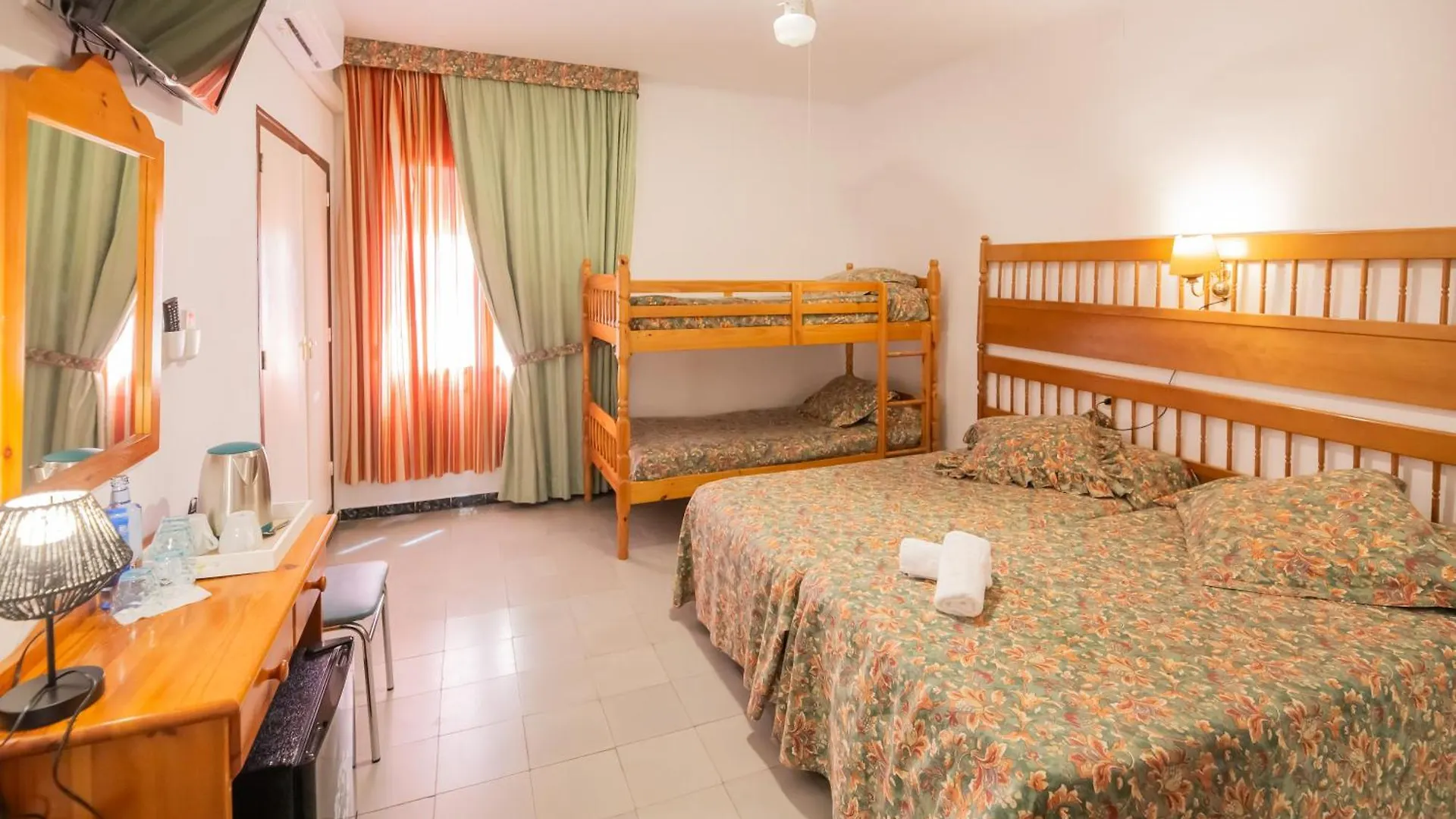 Hotel Montana By Bossh! Hotels Rosas