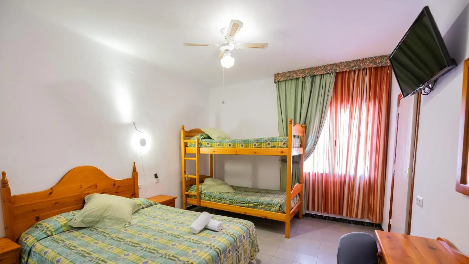 Hotel Montana By Bossh! Hotels Roses Espagne